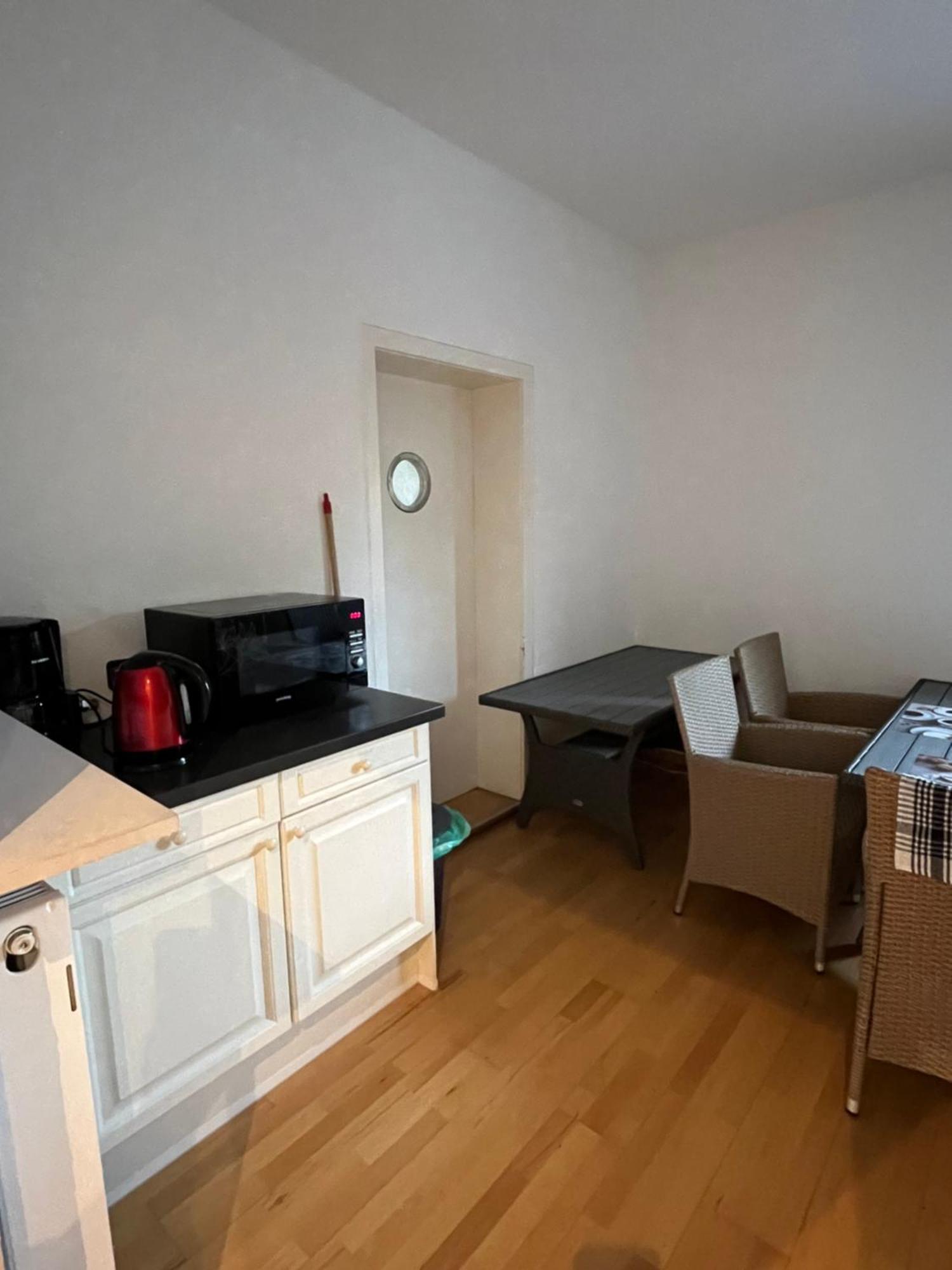 Doppelzimmer, Tv- Bad, Kuehlschrank- Parkplatz-17 Meine Exterior foto