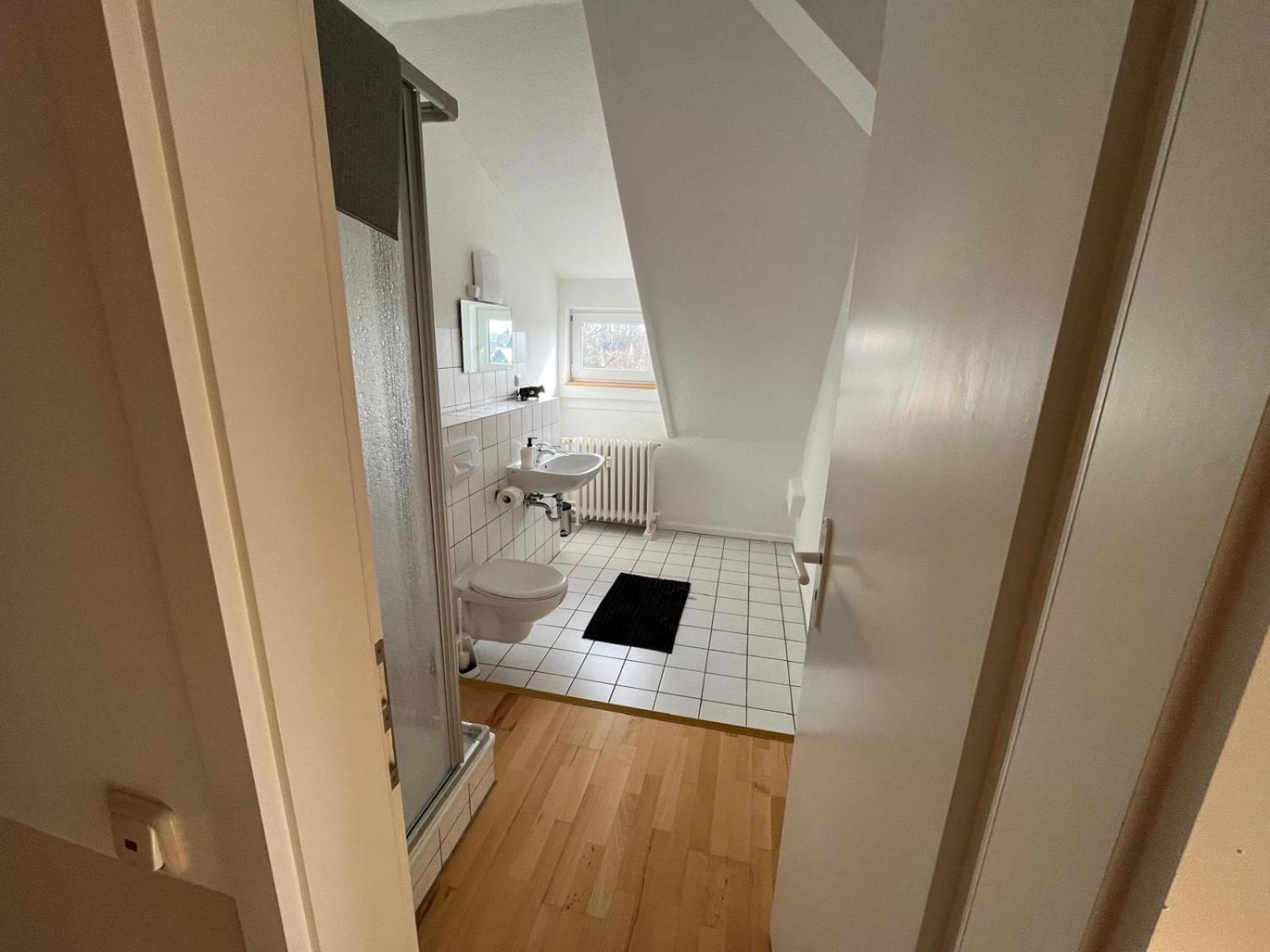 Doppelzimmer, Tv- Bad, Kuehlschrank- Parkplatz-17 Meine Zimmer foto